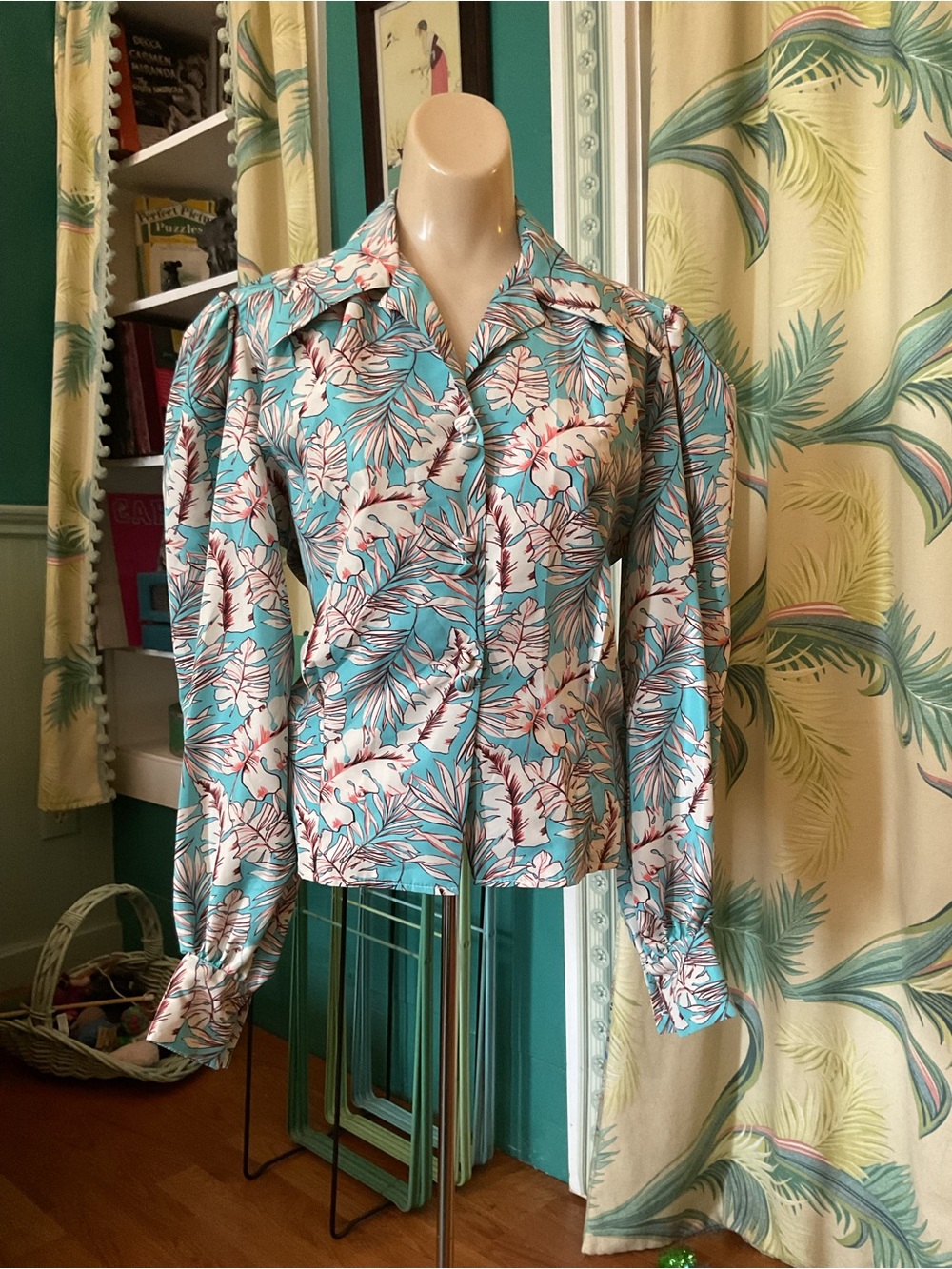 Freddie’s of Pinewood Teal Tropical Print Rayon Spellbound Blouse UK12/US6 or 8